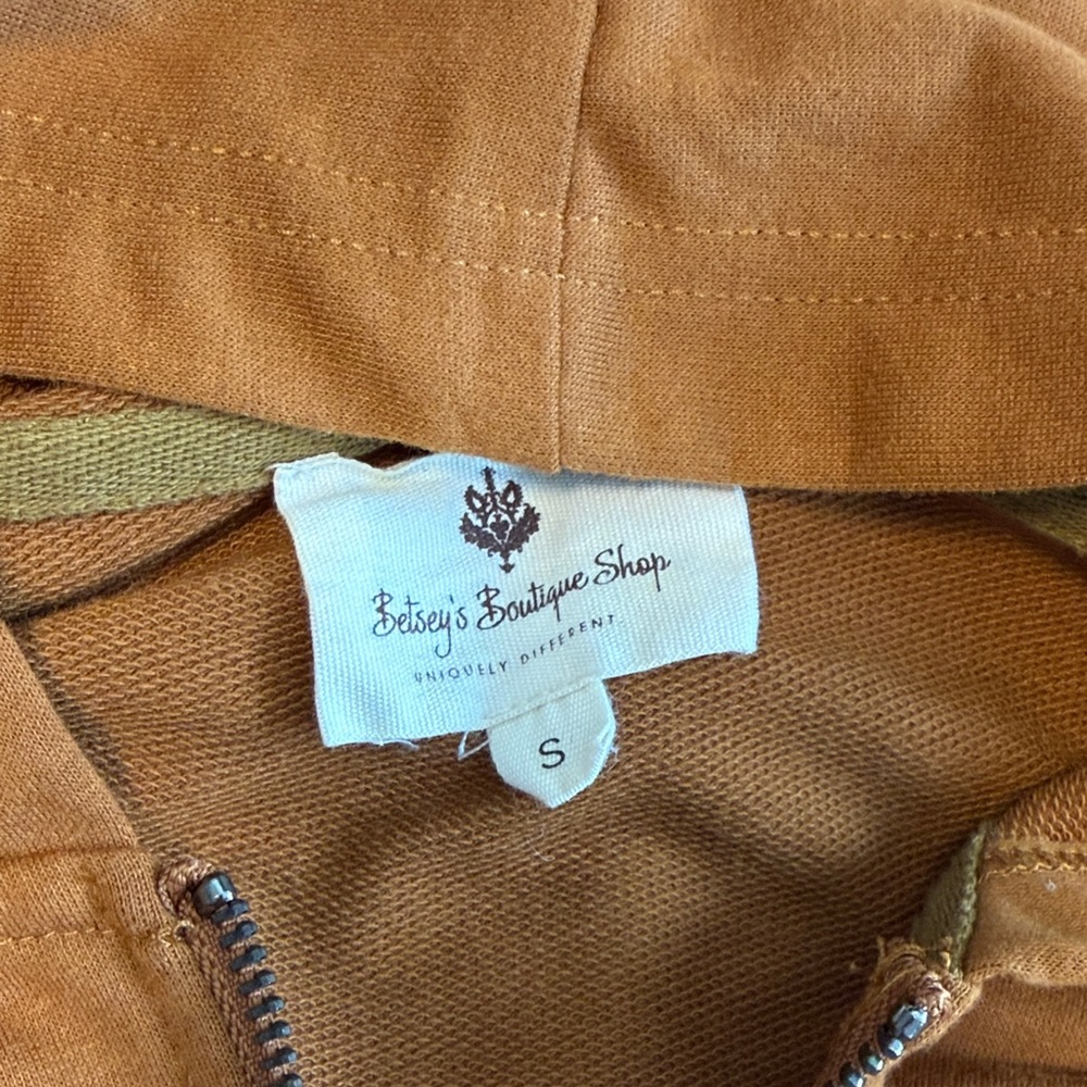 NWOT Betsey’s Boutique Hooded Tunic Sweatshirt with Drawstring Waist - Picture 2 of 4